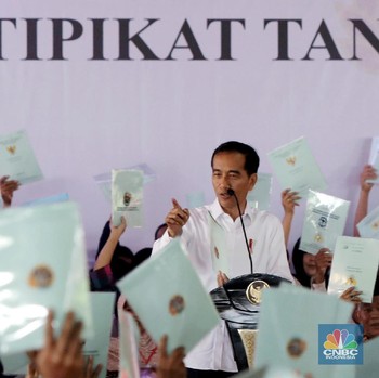 Demi Kepastian Hukum, Jokowi Terus Bagikan Sertifikat Tanah