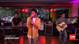Music at Newsroom: Teddy Adhitya - 'Won't Hurt You Tonight'