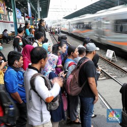 Penumpang KRL Masih Ramai di Tengah Corona, Apa yang Salah?