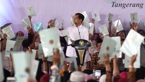 Jokowi Siap 'Pamer' Capaian dan Data di Debat Pilpres 2019