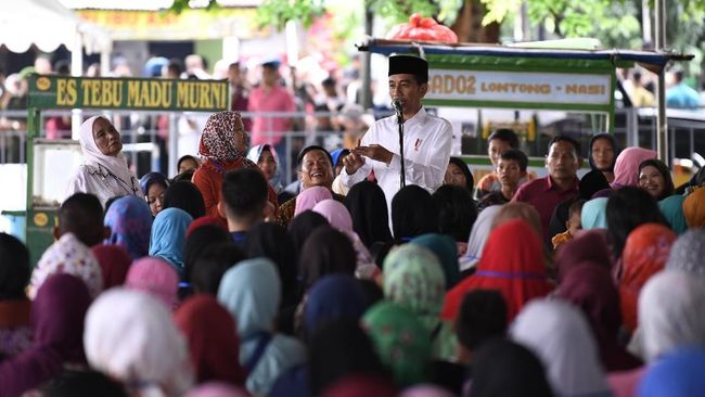 Jokowi Minta Rini Salurkan Pembiayaan Mekaar ke Papua