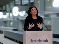 Sudah Resign, Gerak Gerik Wanita Ini Tetap Dijaga Facebook