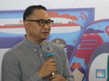 Diberhentikan Erick, Ini Rekam Jejak Ari Askhara