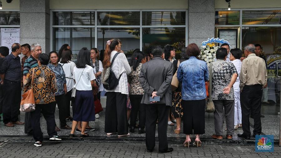 Pendiri Grup Sinar Mas, Eka Tjipta Widjaja meninggal dunia pada Sabtu ini 26 Januari 2019 dalam usia 98 tahun.
