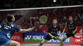 Liliyana Natsir yang berpasangan dengan Tontowi Ahmad berhasil lolos ke final Indonesia Masters 2019 di turnamen terakhir Butet sebelum pensiun di Istora Senayan, Jakarta, Minggu (27/1). (CNN Indonesia/Andry Novelino)