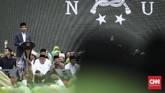 Presiden Joko Widodo, Gubernur DKI Jakarta Anies Baswedan, Ketua PBNU KH Said Aqil Siroj, Sinta Wahid, Ketum PP Muslimat NU Khofifah Indar Parawansa, Rais Aam Syuriyah PBNU KH Miftahul Akhyar, Ketua Panitia Harlah ke-73 NU Yenny Wahid, dan menteri Kabinet Kerja turut menghadiri Harlah ke-73 Muslimat NU. (CNN Indonesia/ Hesti Rika)