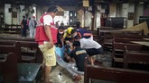 Duterte sangat geram dengan tragedi ini karena terjadi tak lama setelah pengesahan undang-undang untuk memperluas otonomi di daerah mayoritas Muslim di Mindanao. (Philippine Red Cross via Reuters)