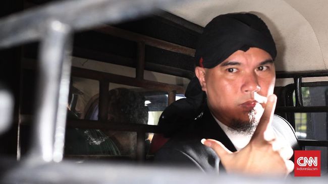Dijenguk Mulan Jameela, Ahmad Dhani Tanya Kabar Keluarga