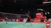 Tontowi Ahmad/Liilyana Natsir sempat tampil impresif di laga final dan unggul 21-19 di gim pertama atas Zheng Siwei/Huang Yaqiong. (CNN Indonesia/Andry Novelino)