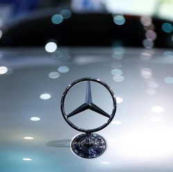 Semua Mercedes-Benz Bakal Jadi Mobil Listrik di 2030