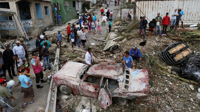 Sebuah tornado menerjang sejumlah pemukiman di Havana yang menyebabkan korban jiwa dan luka-luka.
