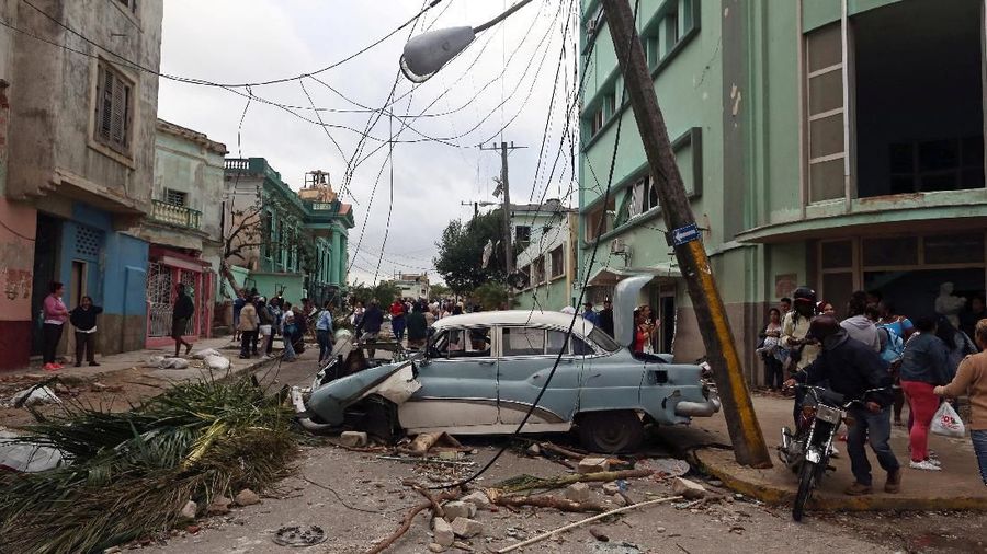 Sebuah tornado menerjang sejumlah pemukiman di Havana yang menyebabkan korban jiwa dan luka-luka.