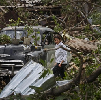 Diterjang Tornado, Ibu Kota Kuba Porak-poranda