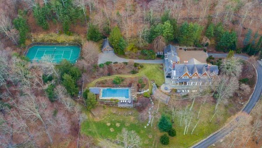 Mansion Bruce Willis mulai masuk pasar untuk dijual, seharga Rp 182 miliar. 