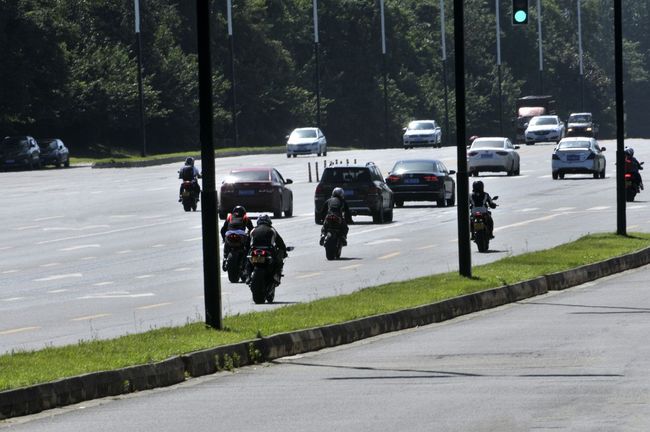 Pengamat: Motor Masuk Tol Sama Saja Pangkas Jumlah Populasi - CNN Indonesia