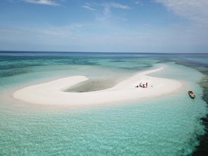 Pesona Pasir Putih Meko di Flores Timur