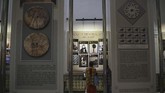 Museum itu berisi berbagai memorabilia, alat-alat merekam dan membuat film, serta layar interaktif di mana pengunjung bisa menonton klip dari film-film India paling legendaris. (AFP/PUNIT PARANJPE)
