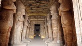 Dua kali dalam setahun, sinar matahari menerangi patung Dewa Matahari Re-Horakhte dan Amon-Re yang duduk, selain patung Ramses II. (Photo by Ludovic MARIN / AFP)