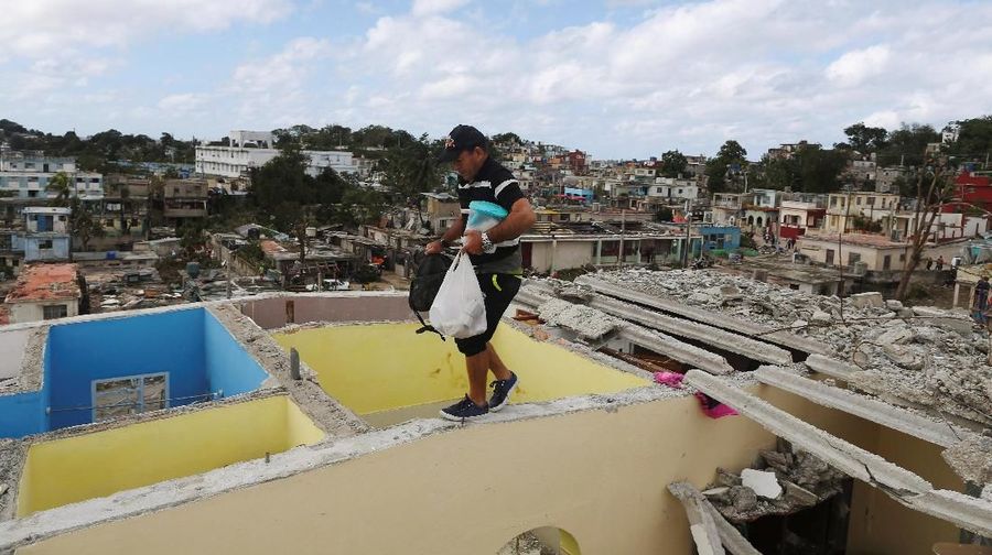 Sebuah tornado menerjang sejumlah pemukiman di Havana yang menyebabkan korban jiwa dan luka-luka.