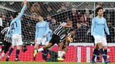 Di tengah kesulitan, Newcastle berhasil menyamakan kedudukan pada menit ke-66 lewat Salomon Rondo. (REUTERS/Scott Heppell)