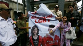 PSI Laporkan Spanduk 'Hargai Hak-hak LGBT' ke Polisi