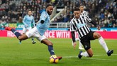 Setelah unggul 1-0, Manchester City terus menggempur pertahanan Newcastle United dan menciptakan sejumlah peluang lainnya. (Reuters/Lee Smith)