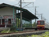 Melihat Kondisi Stasiun KA Pondok Rajeg yang Lama Mati