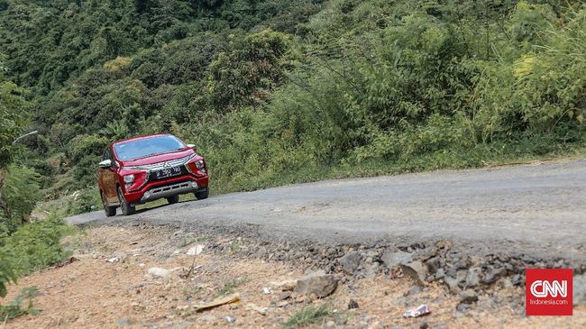 Guna Kontrol Traksi Buat Meliuk di Jalur 'Seram' Cikidang