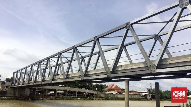 Jokowi dan Jembatan Penghubung Warga di Muara Gembong