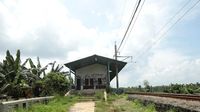 Melihat Kondisi Stasiun KA Pondok Rajeg Yang Lama Mati - Foto 3