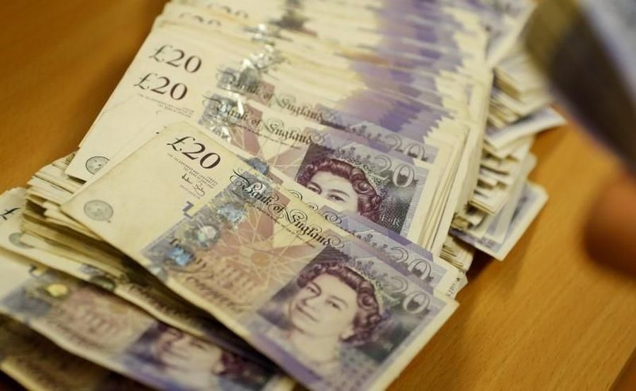 Trading Forex: Jual Pound Bisa Cuan Rp 35 Juta dalam 2 Hari
