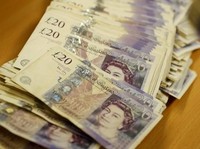 Poundsterling Menguat Lagi, Kali Ini Tanpa Fundamental