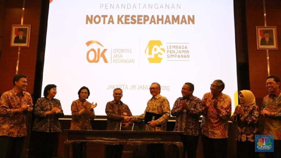 LPS dan OJK tingkatkan pengawasan pada bank bermasalah.