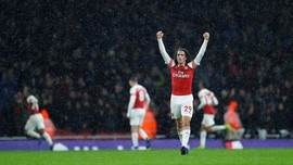 Arsenal Menang 2-1, Menyamai Poin Chelsea di Klasemen
