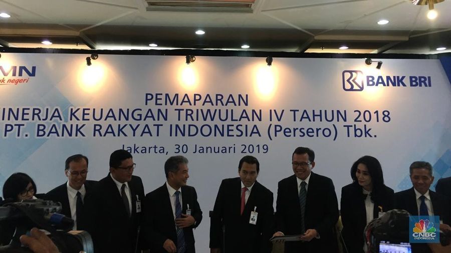 Bank terbesar di Indonesia ini berhasil mencatatkan pertumbuhan laba bersih tahun 2018 yang cukup baik, meskipun ancaman pelambatan menerpa.