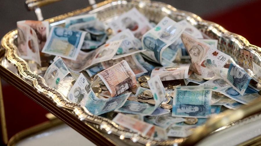 Berbagai sentimen negatif ditambah dengan perkasanya dolar AS pasca rilis data tenaga kerja membuat Mata Uang Negeri Ratu Elizabeth.