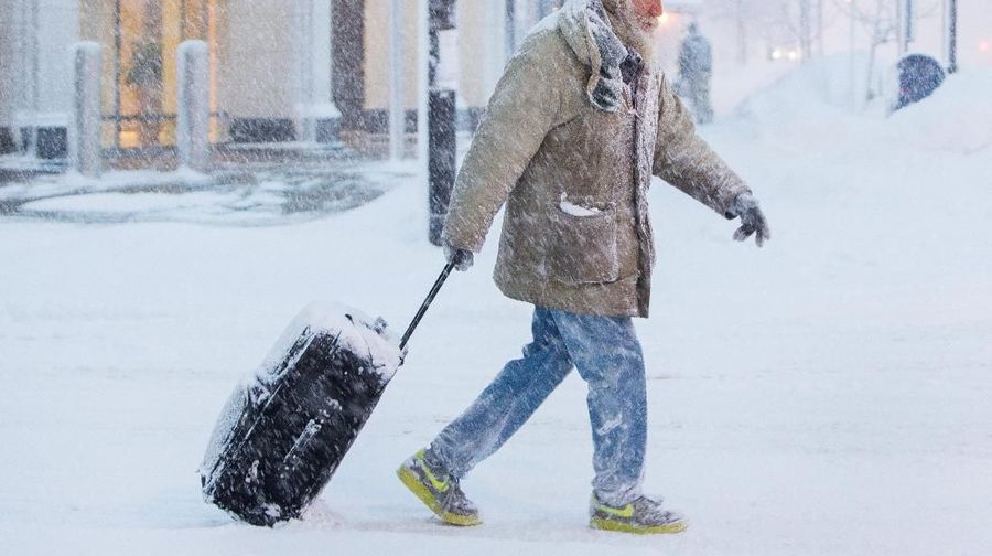Sejumlah kota di kawasan tengah barat Amerika Serikat dilanda cuaca ala kutub yang menyebabkan suhu menembus -54 derajat Celsius.