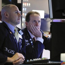 Inversi Yield: Tanda Resesi & Penyebab Ambruknya Wall Street