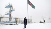 Zainab Farahmand (22) yang seorang jurnalis lepas menyatakan akan menerima Taliban asal mereka mau mengakui demokrasi. (REUTERS/Mohammad Ismail)
