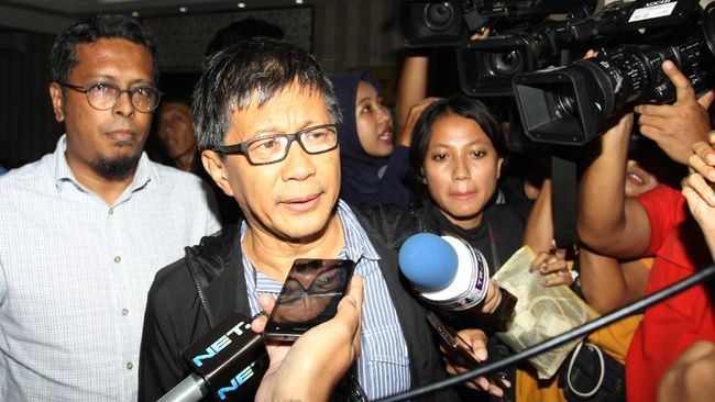 Rocky Gerung Siapkan Puisi Akal Sehat di Konser Dewa All Star