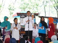 Jokowi Ajak Ibu-Ibu Magetan Jadi Pebisnis Ulung