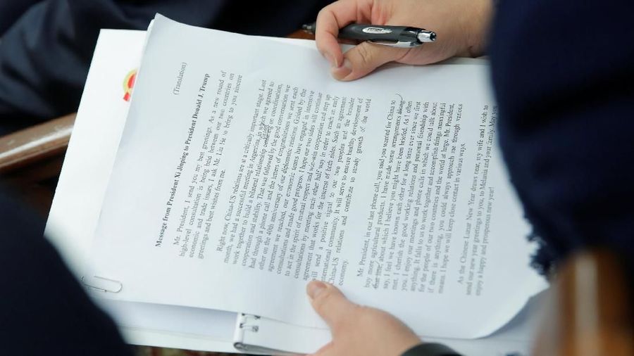 Presiden AS Donald Trump bertemu Wakil Perdana Menteri China Liu He di Gedung Putih.