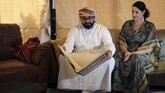 “Banyak yang bertanya demikian, namun ini adalah sesuatu yang tidak bisa saya paksakan kepada seseorang,” kata Ali. (REUTERS/Ahmed Jadallah)