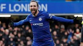 Gonzalo Higuain sukses mencetak gol keempat Chelsea atas Huddersfield. Striker asal Argentina tersebut membuktikan ketajamannya setelah gagal cetak gol di dua laga perdananya. (REUTERS/David Klein)