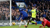 Eden Hazard menggandakan koleksi golnya di laga ini sekaligus membawa Chelsea unggul 3-0. (REUTERS/David)