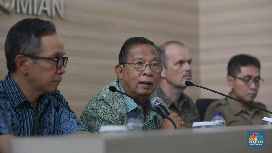 Kemenko Perekonomian dalam situs resminya membuka kesempatan berkarir untuk menempati posisi Jabatan Eselon I dan II.