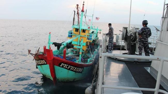 TNI AL Tangkap Kapal Ikan Malaysia di Selat Malaka