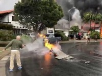 Pesawat Jatuh Timpa Rumah Warga di California, 2 Orang Tewas