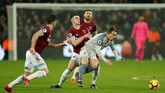 Di babak kedua manajer Liverpool Juergen Klopp berusaha memasukkan Xherdan Shaqiri untuk menambah daya gedor. Namun, usaha itu tidak membuahkan hasil. (Reuters/John Sibley)