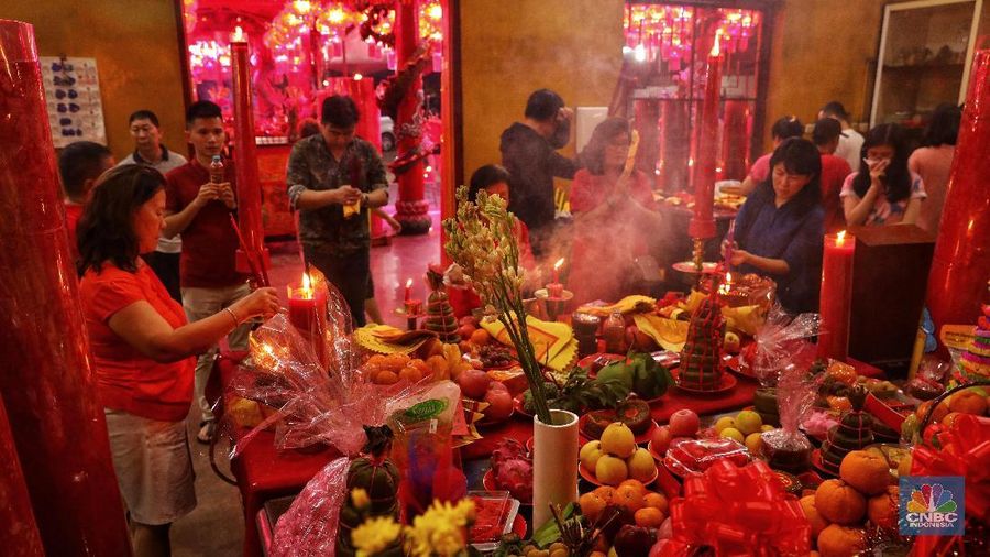 Hari Raya Imlek 2570 tahun ini memasuki pergantian Shio Anjing ke Shio Babi Tanah.